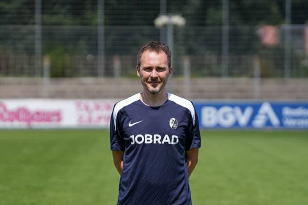 Hubert Mahler (Leiter Athletik, Reha & Prävention); SC Freiburg II; SC Freiburg U23; Regionalliga Südwest, Porträttermin 2025 2026, Freiburg Möslestadion Baden-Wuerttemberg Deutschland Copyright: xSTEINSIEK.CH PAAx