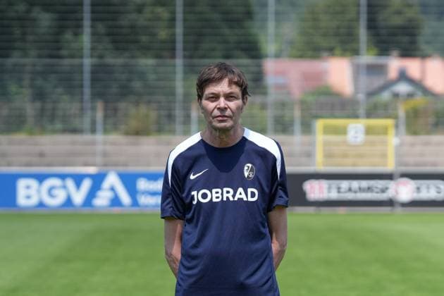 Hendrik Michel (Zeugwart); SC Freiburg II; SC Freiburg U23; Regionalliga Südwest, Porträttermin 2025 2026, Freiburg Möslestadion Baden-Wuerttemberg Deutschland Copyright: xSTEINSIEK.CH PAAx