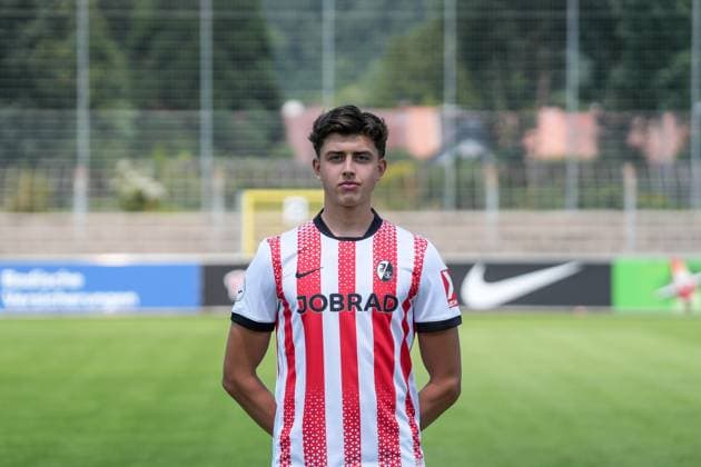 Leon Koß; SC Freiburg II; SC Freiburg U23; Regionalliga Südwest, Porträttermin 2025 2026, Freiburg Möslestadion Baden-Wuerttemberg Deutschland Copyright: xSTEINSIEK.CH PAAx