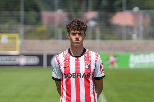 Mateo Zelic; SC Freiburg II; SC Freiburg U23; Regionalliga Südwest, Porträttermin 2025 2026, Freiburg Möslestadion Baden-Wuerttemberg Deutschland Copyright: xSTEINSIEK.CH PAAx