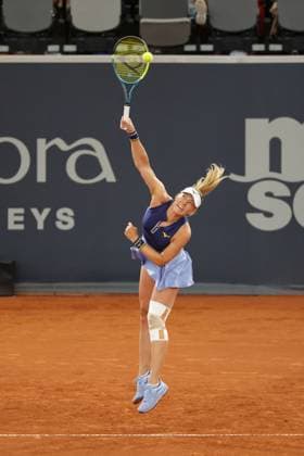 GER, Hamburg, xFSx, ATP250 Frauen-Tennistunier , MSC Hamburg Ladies Open 2025 , Round of 32 , 15.07.2025 v.l. Dalma Galfi (HUN) macht einen Aufschlag Copyright: HMBxMedia FernandoxSoares