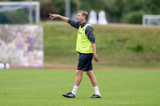 Bartosz Bialek (SV Darmstadt 98) gestikuliert, SV Darmstadt 98, Fussball, 2. Bundesliga, Trainingslager, 6. Tag, 15.07.2025. SV Darmstadt 98, Fussball, 2. Bundesliga, Trainingslager, 6. Tag, 15.07.2025. Bad Wörishofen