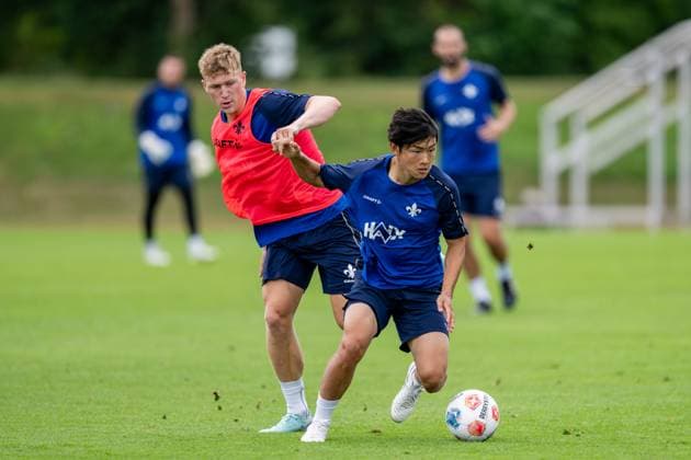 Clemens Riedel (SV Darmstadt 98, 38) im Zweikampf mit Yosuke Furukawa (SV Darmstadt 98, 44), SV Darmstadt 98, Fussball, 2. Bundesliga, Trainingslager, 6. Tag, 15.07.2025. SV Darmstadt 98, Fussball, 2. Bundesliga, Trainingslager, 6. Tag, 15.07.2025. Bad Wörishofen