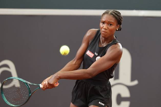 GER, Hamburg, xFSx, ATP250 Frauen-Tennistunier , MSC Hamburg Ladies Open 2025 , Round of 32 , 15.07.2025 v.l. Noma Noha Akugue (GER) spielt eine Rueckhand Copyright: HMBxMedia FernandoxSoares