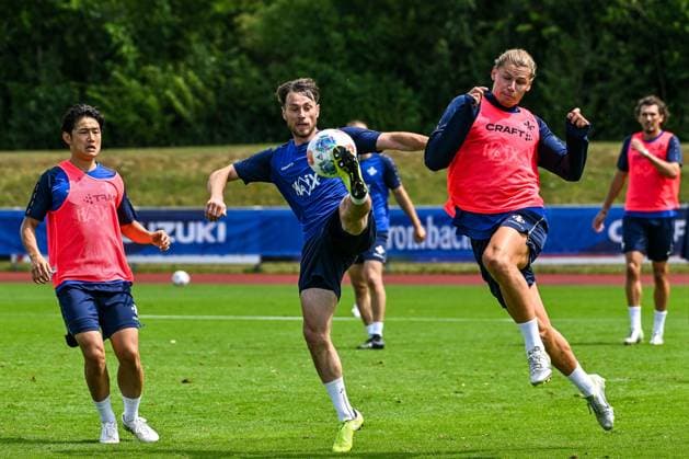 GER, 2. BL, SV Darmstadt 98, Trainingslager in Bad Wörishofen 15.07.2025, Stadion Am Unteren Hart, Bad Wörishofen, GER, 2. BL, SV Darmstadt 98, Trainingslager in Bad Wörishofen, im Bild Yosuke Furukawa (Darmstadt, 44), Matthias Bader (Darmstadt, 26) erobert den Ball, Fynn Lakenmacher (Darmstadt, 19)