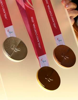 Milano Cortina 2026, Die Medaillen Milan Cortina 2026 Olympic and Paralympic Games Medals Presentation at Palazzo Balbi in Venice, Italy - July 15, 2025 - Sports (photo Paola Garbuio LaPresse) Presentazione delle Medaglie dei Giochi Olimpici e Paraolimpici di Milano Cortina 2026 a Palazzo Balbi a Venezia, Italia - 15 Luglio 2025 - (foto Paola Garbuio LaPresse) Presenti La campionessa olimpica di nuoto Federica Pellegrini, Francesca Porcellato Atleta paralimpica italiana, Il Presidente della Regione Veneto Luca Zaia, il Presidente della Fondazione Milano Cortina 2026 Giovanni MalagÃ² e il CEO Andrea Varnier, il Vicepresidente del Consiglio e Ministro delle Infrastrutture e dei Trasporti Matteo Salvini, il Ministro per lo Sport e i Giovani Andrea Abodi (in collegamento), il Presidente della Regione Lombardia Attilio Fontana, il Presidente del CONI Luciano Buonfiglio e il Presidente del CIP Marco Giunio De Sanctis.  Copyright: xPaolaxGarbuio Lapressex