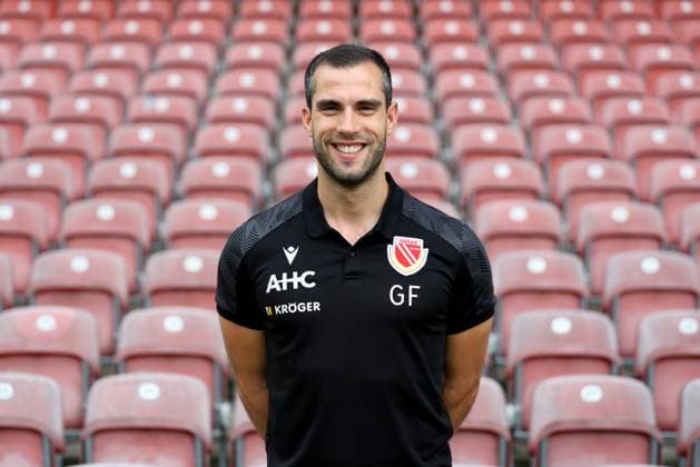 Gianluca Fraternali (Athletiktrainer); FC Energie Cottbus; 3.Liga, Porträttermin 2025 2026 Fussball 3. Liga 2025 2026 Offizieller Portraitermin FC Energie Cottbus