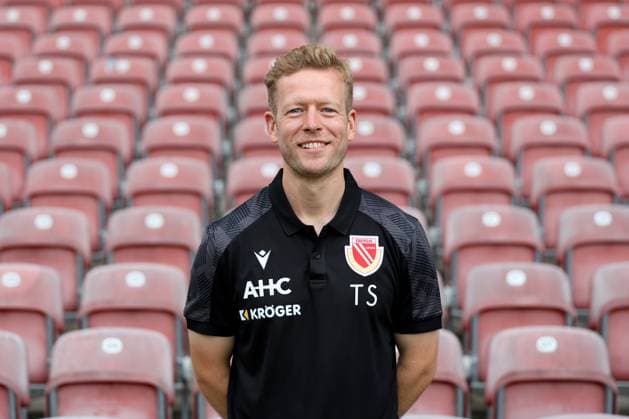 Tim Schneider (Athletiktrainer); FC Energie Cottbus; 3.Liga, Porträttermin 2025 2026 Fussball 3. Liga 2025 2026 Offizieller Portraitermin FC Energie Cottbus
