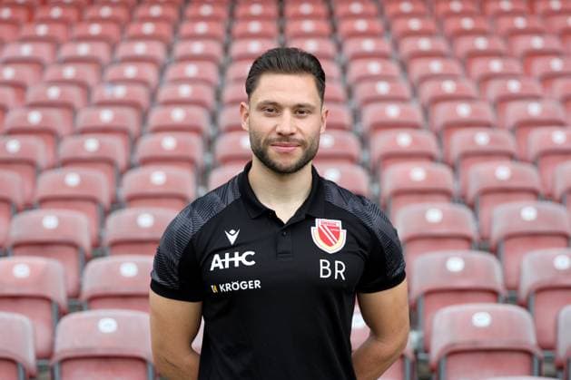 Bastian Rost (Physiotherapeut); FC Energie Cottbus; 3.Liga, Porträttermin 2025 2026 Fussball 3. Liga 2025 2026 Offizieller Portraitermin FC Energie Cottbus