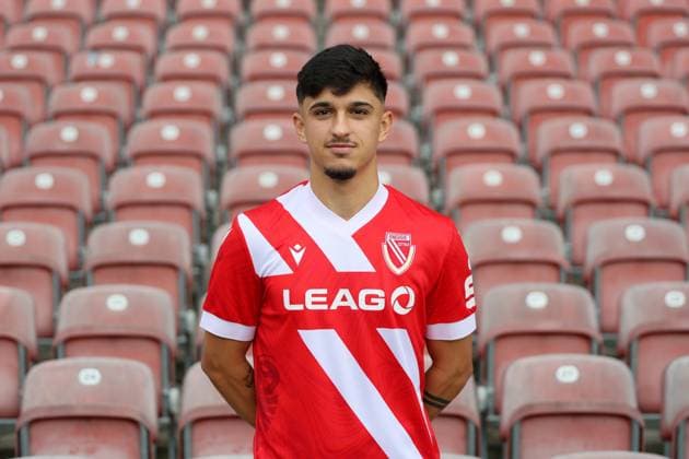Jannis Boziaris; FC Energie Cottbus; 3.Liga, Porträttermin 2025 2026 Fussball 3. Liga 2025 2026 Offizieller Portraitermin FC Energie Cottbus