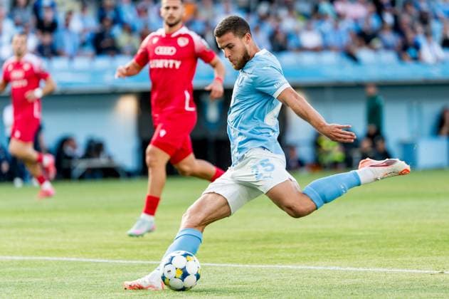 250715 Gabriel Busanello of Malmö FF during the UEFA Champions League qualifier football match between Malmö FF and FC Iberia 1999 on July 15, 2025 in Malmö. Photo: Christian Örnberg BILDBYRAN COP 166 CO0587 fotboll football soccer fotball uefa champions league gualifiers champions league malmö ff fc iberia bbeng bbauto Copyright: CHRISTIANxÖRNBERG BB250715CO020