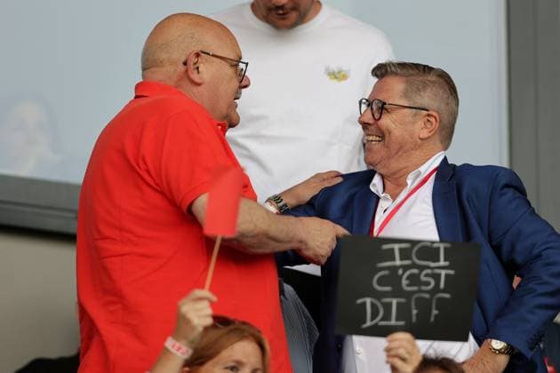 Guy Altmeisch (Bürgermeister Differdingen) im Gespraech mit Fabrizio Bei (Präsident FC Differdingen) 15.07.2025 Fussball Champions League Qualifikation, 1. Runde, Rückspiel, Saison 2025-2026 15.07.2025 FC Differdingen 03 (LUX) - FC Drita (XKX) (Differdange) Stade Municipal de la Ville de Differdange, Differdingen
