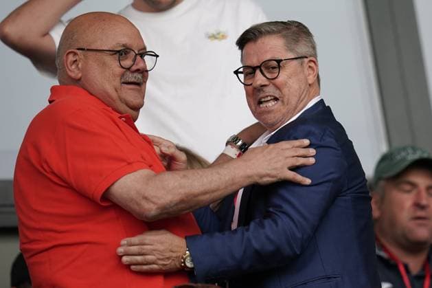 Fussball Champions League 2025 - 2026 15.07.2025, Fussball Champions League, UEFA Champions League, 2025-2026, Qualification Round 1, Luxembourg, Stade Municipal, Luxemburg (LUX) - FC Differdange 03 (LUX) - FC Drita (RKS) vl: Bürgermeister Guy Altmeisch mit Fabrizio Bei