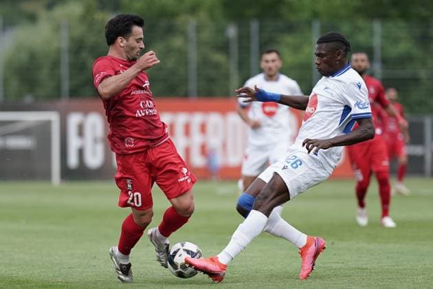 Fussball Champions League 2025 - 2026 15.07.2025, Fussball Champions League, UEFA Champions League, 2025-2026, Qualification Round 1, Luxembourg, Stade Municipal, Luxemburg (LUX) - FC Differdange 03 (LUX) - FC Drita (RKS) vl: Rafael Pereira Pinto (FC Differdange 03 20) .- Raddy Ovouka (Drita 26)