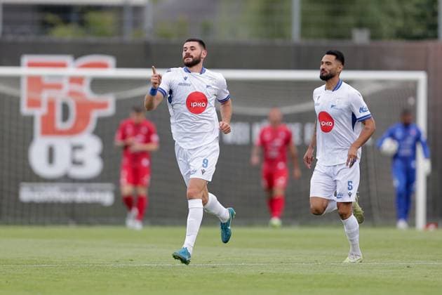 Arber Manaj (Drita 9) jubelt, freut sich, Jubel, Freude mit Juan Camilo Mesa (Drita 5) nach dem 0:1 15.07.2025 Fussball Champions League Qualifikation, 1. Runde, Rückspiel, Saison 2025-2026 15.07.2025 FC Differdingen 03 (LUX) - FC Drita (XKX) (Differdange) Stade Municipal de la Ville de Differdange, Differdingen
