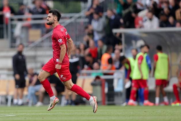 Theo Brusco (Differdange 5) jubelt, freut sich, Jubel, Freude nach dem Tor zum 1:2 15.07.2025 Fussball Champions League Qualifikation, 1. Runde, Rückspiel, Saison 2025-2026 15.07.2025 FC Differdingen 03 (LUX) - FC Drita (XKX) (Differdange) Stade Municipal de la Ville de Differdange, Differdingen