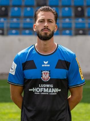 15.07.2025, xhfmx, Fussball Regionalliga Suedwest, FSV Frankfurt - Fototermin Saison 2025 26 Giorgio del Vecchio (FSV Frankfurt) (DFL DFB REGULATIONS PROHIBIT ANY USE OF PHOTOGRAPHS as IMAGE SEQUENCES and or QUASI-VIDEO) Frankfurt am Main