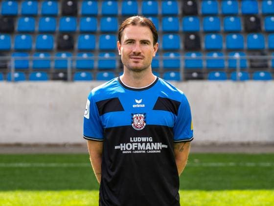 15.07.2025, xhfmx, Fussball Regionalliga Suedwest, FSV Frankfurt - Fototermin Saison 2025 26 Cas Peters (FSV Frankfurt) (DFL DFB REGULATIONS PROHIBIT ANY USE OF PHOTOGRAPHS as IMAGE SEQUENCES and or QUASI-VIDEO) Frankfurt am Main