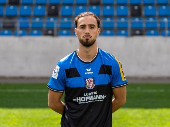 15.07.2025, xhfmx, Fussball Regionalliga Suedwest, FSV Frankfurt - Fototermin Saison 2025 26 Birkan Celik (FSV Frankfurt) (DFL DFB REGULATIONS PROHIBIT ANY USE OF PHOTOGRAPHS as IMAGE SEQUENCES and or QUASI-VIDEO) Frankfurt am Main