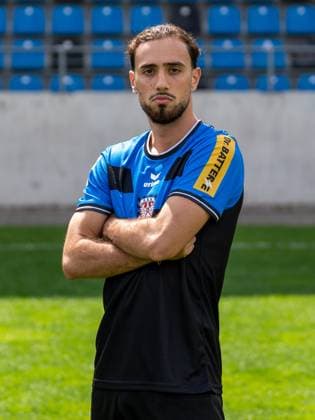 15.07.2025, xhfmx, Fussball Regionalliga Suedwest, FSV Frankfurt - Fototermin Saison 2025 26 Birkan Celik (FSV Frankfurt) seitlich rechts (DFL DFB REGULATIONS PROHIBIT ANY USE OF PHOTOGRAPHS as IMAGE SEQUENCES and or QUASI-VIDEO) Frankfurt am Main