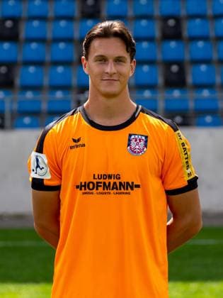 15.07.2025, xhfmx, Fussball Regionalliga Suedwest, FSV Frankfurt - Fototermin Saison 2025 26 Henry Bremer (FSV Frankfurt) (DFL DFB REGULATIONS PROHIBIT ANY USE OF PHOTOGRAPHS as IMAGE SEQUENCES and or QUASI-VIDEO) Frankfurt am Main