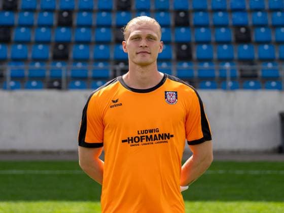 15.07.2025, xhfmx, Fussball Regionalliga Suedwest, FSV Frankfurt - Fototermin Saison 2025 26 Lucas Becker (FSV Frankfurt) (DFL DFB REGULATIONS PROHIBIT ANY USE OF PHOTOGRAPHS as IMAGE SEQUENCES and or QUASI-VIDEO) Frankfurt am Main