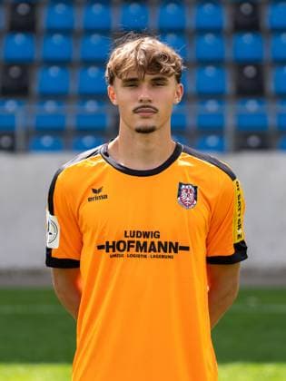 15.07.2025, xhfmx, Fussball Regionalliga Suedwest, FSV Frankfurt - Fototermin Saison 2025 26 Louis Held (FSV Frankfurt) (DFL DFB REGULATIONS PROHIBIT ANY USE OF PHOTOGRAPHS as IMAGE SEQUENCES and or QUASI-VIDEO) Frankfurt am Main