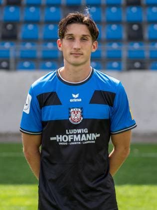 15.07.2025, xhfmx, Fussball Regionalliga Suedwest, FSV Frankfurt - Fototermin Saison 2025 26 Ben-Luca Fisher (FSV Frankfurt) (DFL DFB REGULATIONS PROHIBIT ANY USE OF PHOTOGRAPHS as IMAGE SEQUENCES and or QUASI-VIDEO) Frankfurt am Main