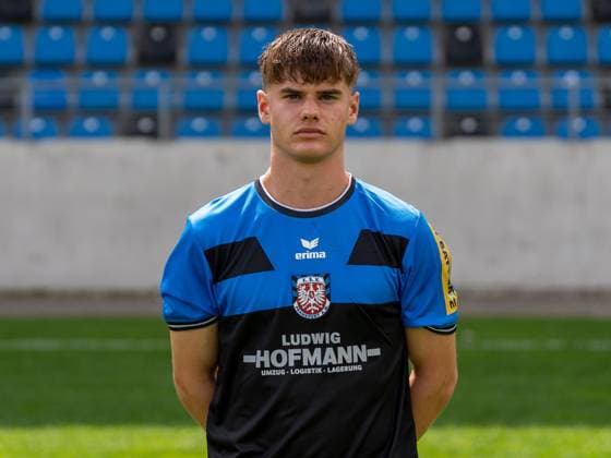 15.07.2025, xhfmx, Fussball Regionalliga Suedwest, FSV Frankfurt - Fototermin Saison 2025 26 Yannick Sachs (FSV Frankfurt) (DFL DFB REGULATIONS PROHIBIT ANY USE OF PHOTOGRAPHS as IMAGE SEQUENCES and or QUASI-VIDEO) Frankfurt am Main