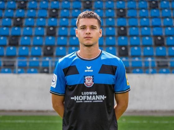 15.07.2025, xhfmx, Fussball Regionalliga Suedwest, FSV Frankfurt - Fototermin Saison 2025 26 Leandro Simunic (FSV Frankfurt) (DFL DFB REGULATIONS PROHIBIT ANY USE OF PHOTOGRAPHS as IMAGE SEQUENCES and or QUASI-VIDEO) Frankfurt am Main