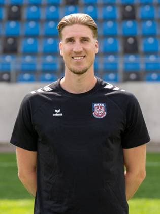 15.07.2025, xhfmx, Fussball Regionalliga Suedwest, FSV Frankfurt - Fototermin Saison 2025 26 Constantin Friedrich (Spiel- und Videoanalyst FSV Frankfurt) (DFL DFB REGULATIONS PROHIBIT ANY USE OF PHOTOGRAPHS as IMAGE SEQUENCES and or QUASI-VIDEO) Frankfurt am Main