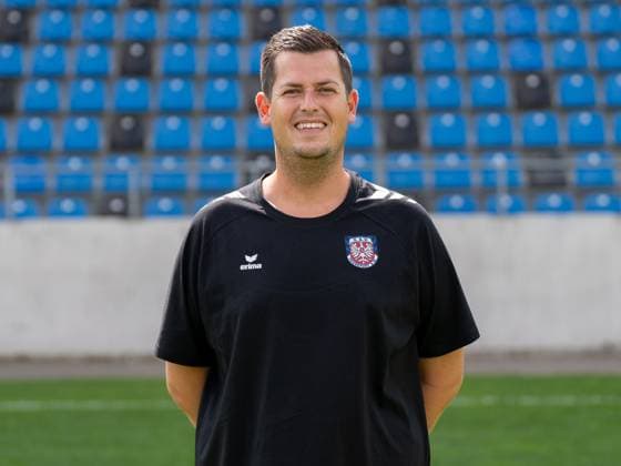 15.07.2025, xhfmx, Fussball Regionalliga Suedwest, FSV Frankfurt - Fototermin Saison 2025 26 Tim Görner (Cheftrainer FSV Frankfurt) (DFL DFB REGULATIONS PROHIBIT ANY USE OF PHOTOGRAPHS as IMAGE SEQUENCES and or QUASI-VIDEO) Frankfurt am Main