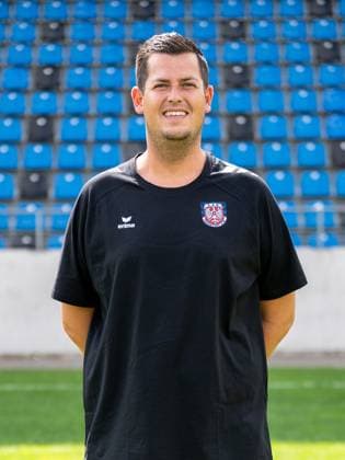 15.07.2025, xhfmx, Fussball Regionalliga Suedwest, FSV Frankfurt - Fototermin Saison 2025 26 Tim Görner (Cheftrainer FSV Frankfurt) (DFL DFB REGULATIONS PROHIBIT ANY USE OF PHOTOGRAPHS as IMAGE SEQUENCES and or QUASI-VIDEO) Frankfurt am Main