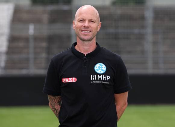 BAU 15.07.2025 Stuttgart-Degerloch Fußball SV Stuttgarter Kickers Fototermin, Co-Trainer Dominik Lang