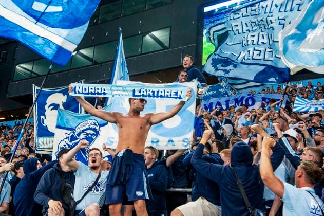 250715 Taha Ali of Malmö FF celebrates with the supporters after the UEFA Champions League qualifier football match between Malmö FF and FC Iberia 1999 on July 15, 2025 in Malmö. Photo: Christian Örnberg BILDBYRAN COP 166 CO0587 fotboll football soccer fotball uefa champions league gualifiers champions league malmö ff fc iberia bbeng publik jubel Copyright: CHRISTIANxÖRNBERG BB250715CO110