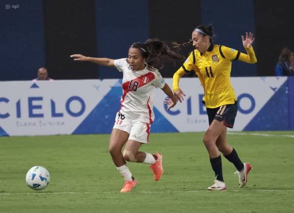 COPA AMERICA FEMENINA ECUADOR VS PERU 15 de julio del 2025 Encuentro entre Ecuador VS Peru por Copa AmÃ rica Femenina en el estadio Banco Guayaquil. QUITO PICHINCHA ECUADOR Copyright: xHENRYxLAPOx