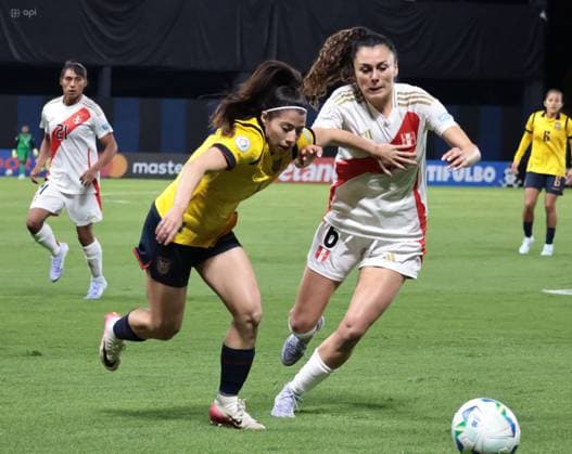 COPA AMERICA FEMENINA ECUADOR VS PERU 15 de julio del 2025 Encuentro entre Ecuador VS Peru por Copa AmÃ rica Femenina en el estadio Banco Guayaquil. QUITO PICHINCHA ECUADOR Copyright: xHENRYxLAPOx