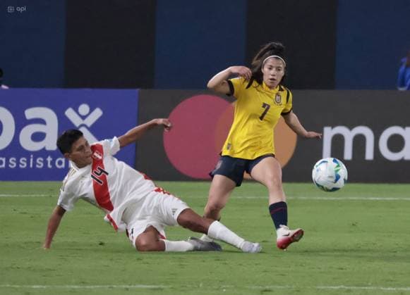 COPA AMERICA FEMENINA ECUADOR VS PERU 15 de julio del 2025 Encuentro entre Ecuador VS Peru por Copa AmÃ rica Femenina en el estadio Banco Guayaquil. QUITO PICHINCHA ECUADOR Copyright: xHENRYxLAPOx