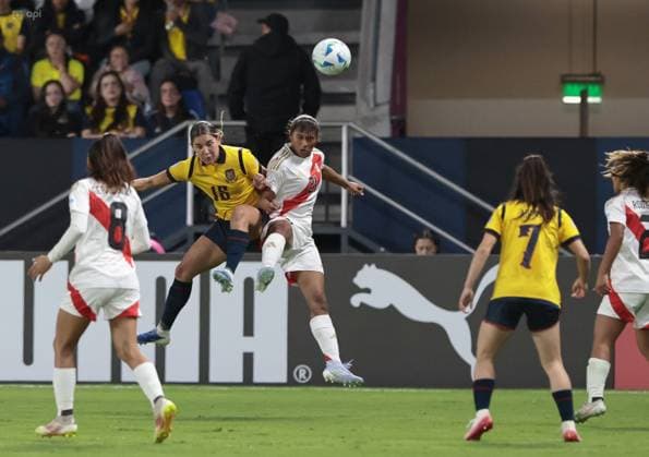 COPA AMERICA FEMENINA ECUADOR VS PERU 15 de julio del 2025 Encuentro entre Ecuador VS Peru por Copa AmÃ rica Femenina en el estadio Banco Guayaquil. QUITO PICHINCHA ECUADOR Copyright: xHENRYxLAPOx
