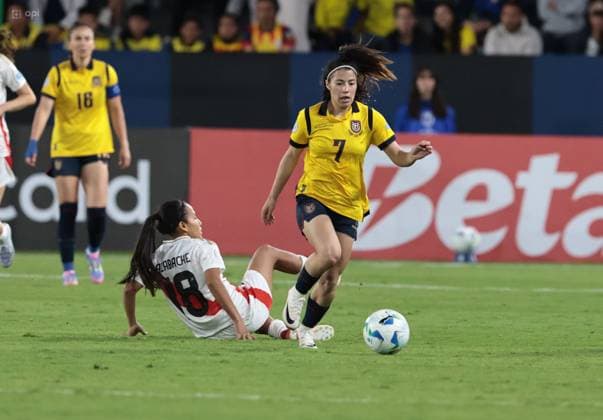 COPA AMERICA FEMENINA ECUADOR VS PERU 15 de julio del 2025 Encuentro entre Ecuador VS Peru por Copa AmÃ rica Femenina en el estadio Banco Guayaquil. QUITO PICHINCHA ECUADOR Copyright: xHENRYxLAPOx