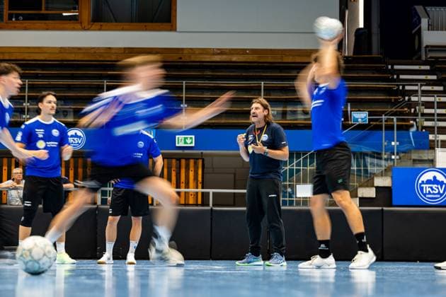 15.07.2025, GER, Handball, Maenner, Saison 25 26, 1.Daikin Handball Bundesliga, ThSV Eisenach öffentliches Training Sebastian Hinze (ThSV Eisenach,Trainer) 99817 Eisenach Werner-Assmann-Halle Am Sportp Thueringen Deutschland