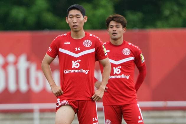 HYUN-SEOK HONG, KAISHU SANO TRAINING 1. FSV MAINZ 05 MAINZ