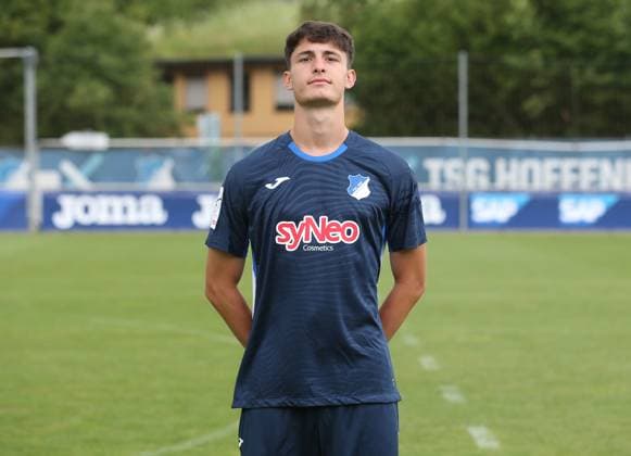 Gianluca Pelzer (TSG Hoffeheim II) . TSG Hoffenheim 2 U23 Porträttermin 2025 2026 . Zuzenhausen, GER, 15.07.2025 ,Fussball 3. Liga 2025 2026 .