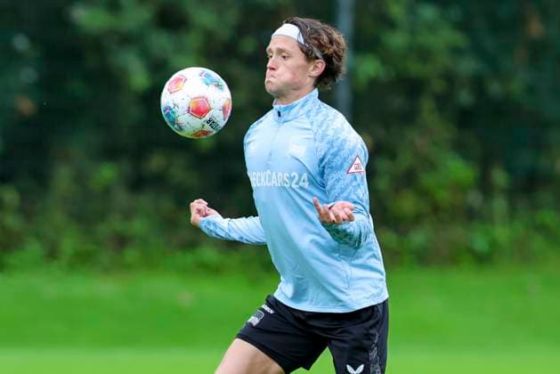 Fabian Reese (Hertha BSC Berlin) kontrolliert den Ball, , Training Hertha BSC Berlin, Sportplatz Langau am 16. July 2025 in Kitzbuehel, Oesterreich. (Foto von Marco Steinbrenner DeFodi Images) Fabian Reese (Hertha BSC Berlin) controls the ball, , Training Hertha BSC Berlin, Sportplatz Langau, July 16, 2025 in Kitzbuehel, Austria. (Photo by Marco Steinbrenner DeFodi Images)