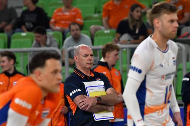 Ljubljana, Slovenia, 16th July 2024: Joel Banks head coach of Netherlands (C) during the IVNL Volleyball Nations League, Week 3 match, between Ukraine and Netherlands at Arena Stozice, Ljubljana, Slovenia. (Natasa Kupljenik SPP) Copyright: xNatasaxKupljenikx xSPPx SPP_1015245