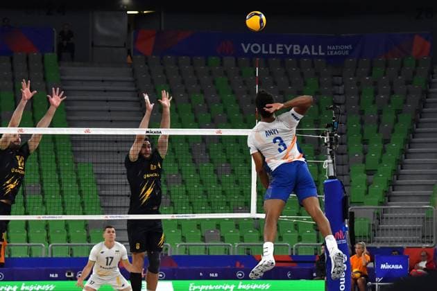 Ljubljana, Slovenia, 16th July 2024: Michiel Ahyi of Netherlands (R) in action against Dmytro Yanchuk of Ukraine (C) during the IVNL Volleyball Nations League, Week 3 match, between Ukraine and Netherlands at Arena Stozice, Ljubljana, Slovenia. (Natasa Kupljenik SPP) Copyright: xNatasaxKupljenikx xSPPx SPP_1015256