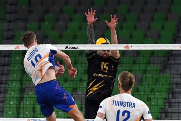 Ljubljana, Slovenia, 16th July 2024: Tom Koops of Netherlands (L) in action against Vitalii Shchytkov of Ukraine (C) during the IVNL Volleyball Nations League, Week 3 match, between Ukraine and Netherlands at Arena Stozice, Ljubljana, Slovenia. (Natasa Kupljenik SPP) Copyright: xNatasaxKupljenikx xSPPx SPP_1015263