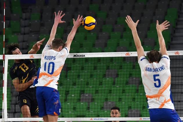Ljubljana, Slovenia, 16th July 2024: Vasyl Tupchii of Ukraine (L) in action against Tom Koops of Netherlands (R) during the IVNL Volleyball Nations League, Week 3 match, between Ukraine and Netherlands at Arena Stozice, Ljubljana, Slovenia. (Natasa Kupljenik SPP) Copyright: xNatasaxKupljenikx xSPPx SPP_1015244
