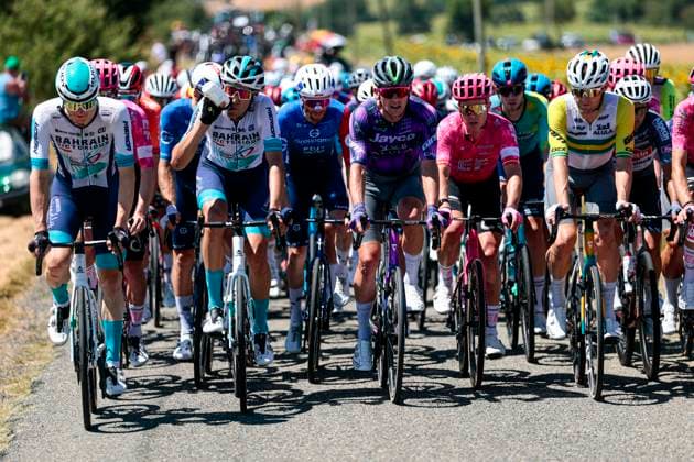 Tour de France 2025 Stage 11 TOULOUSE, FRANCE - JULY 16 : Rider of Team Jayco AlUla, Bahrain - Victorious in the peloton pictured during stage 11 of the 112th edition of Tour de France an UCI World Tour 2.UWT cycling road race stage for Men Elite of 154 km with start in Toulouse and finish in Toulouse on July 16, 2025 in Toulouse, France, 16 07 2025 ( Motordriver Kenny Verfaillie - Toulouse France  Copyright: xLucaxBettinix