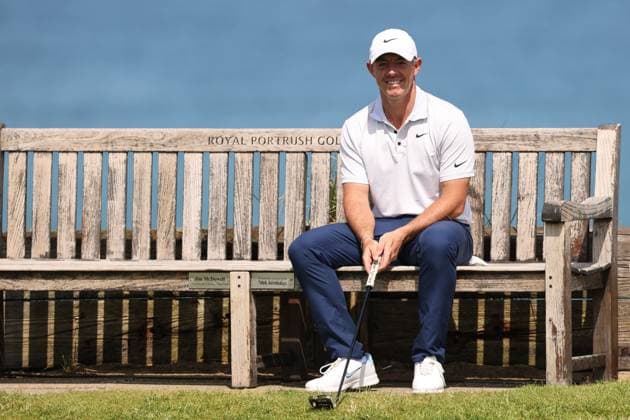 The 153rd Open Championship, Royal Portrush Golf Club, Co. Antrim 16 7 2025 Rory McIlroy poses for photo on the 6th tee Rory McIlroy poses for photo on the 6th tee 16 7 2025  Copyright: x INPHO BenxBradyx BB3_7363_1